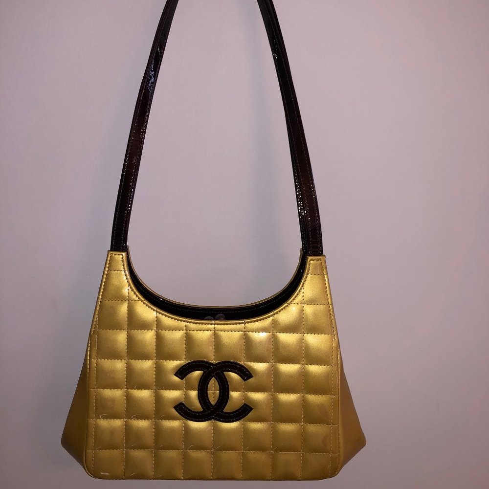 SOLD - Authentic CHANEL Vintage Shoulderbag - Picture 1 of 15